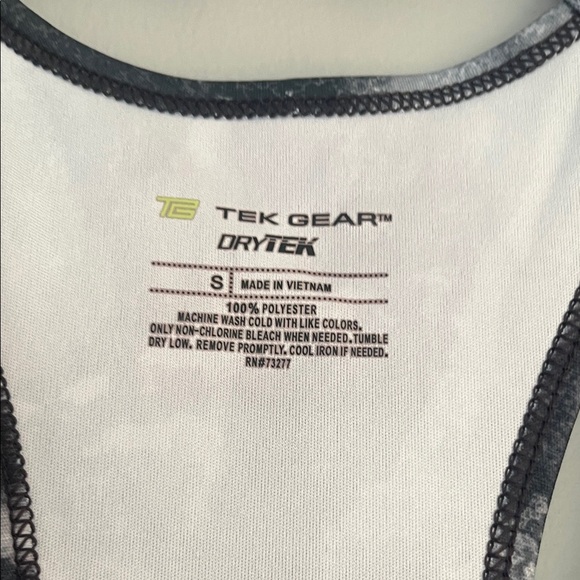 Tek Gear Athletic Top Size Small - Picture 2 of 5